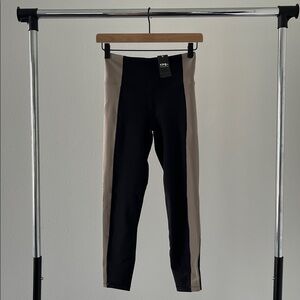 NWT Abercrombie YPB sculptLUX 7/8 Legging Size S Short